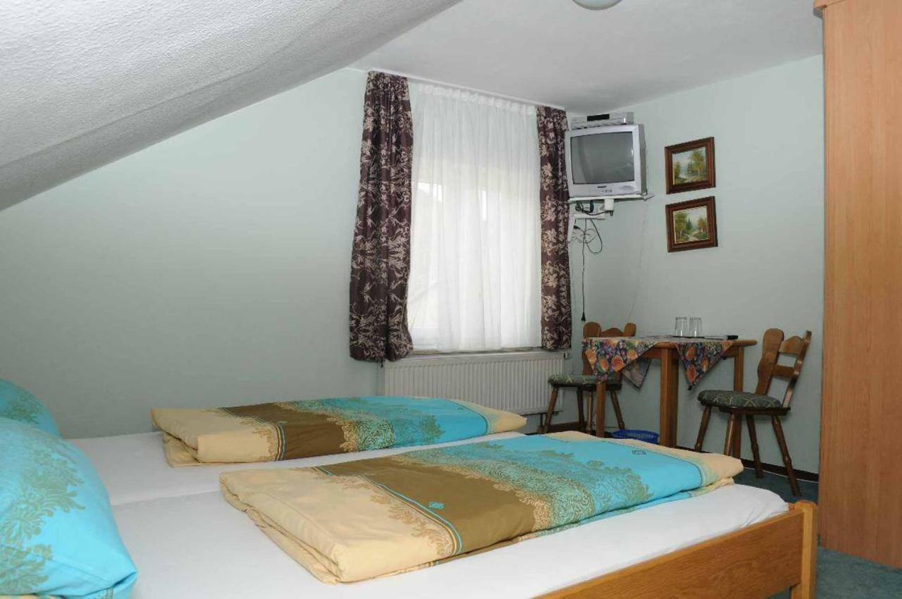 Pension Holzapfel Есинг Екстериор снимка